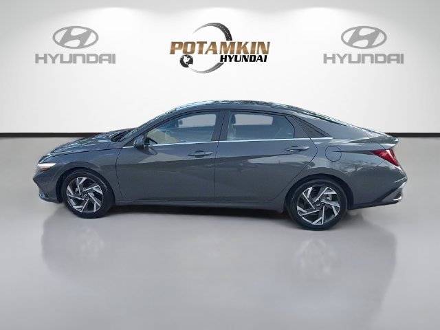 Certified 2025 Hyundai Elantra SEL FWD image 9