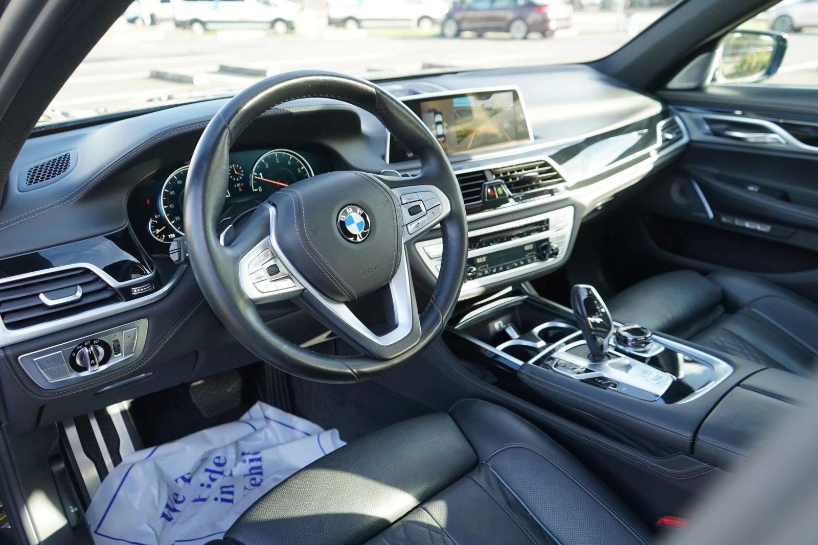 Used 2018 BMW 750i RWD image 9