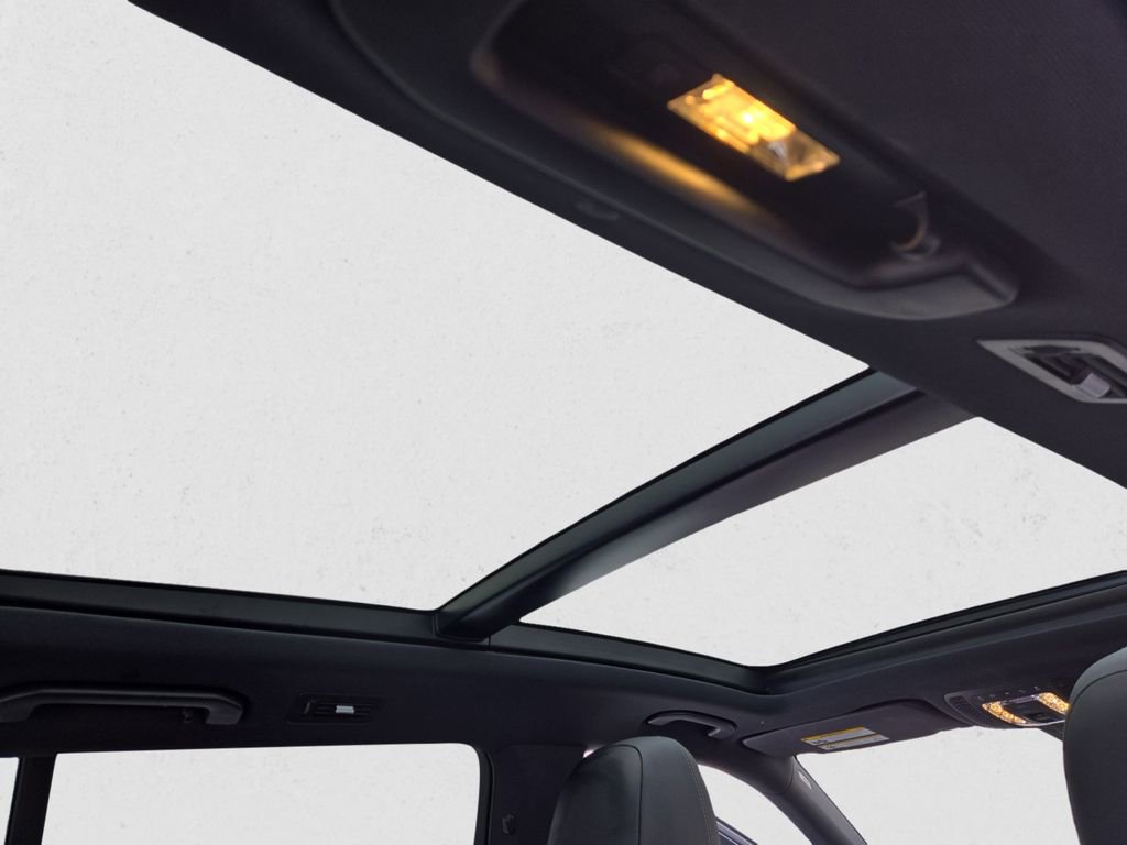 Used 2025 Mercedes-Benz GLS 580 4MATIC image 18