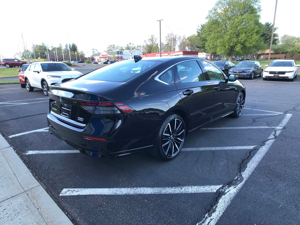 Used 2024 Honda Accord Touring image 14