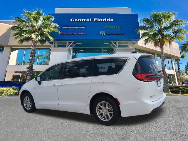 New 2026 Chrysler Pacifica Select FWD image 7
