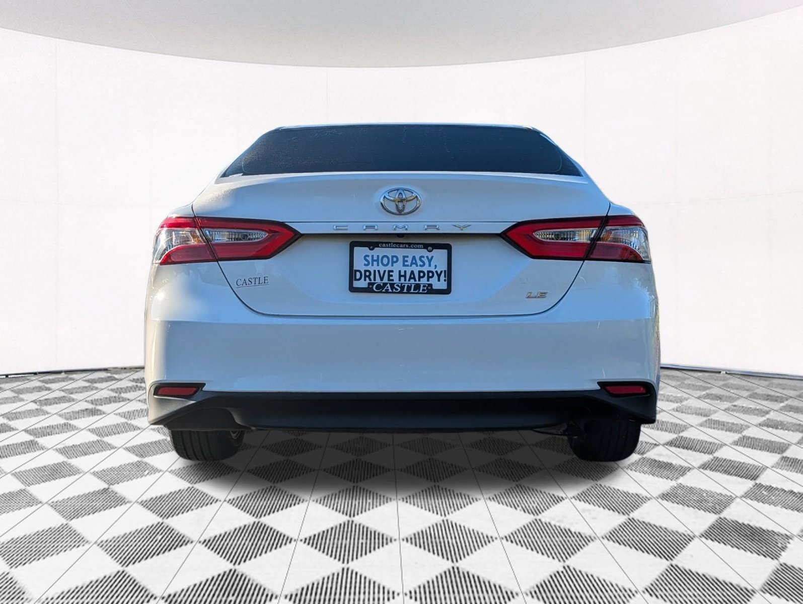 Used 2018 Toyota Camry LE FWD image 12