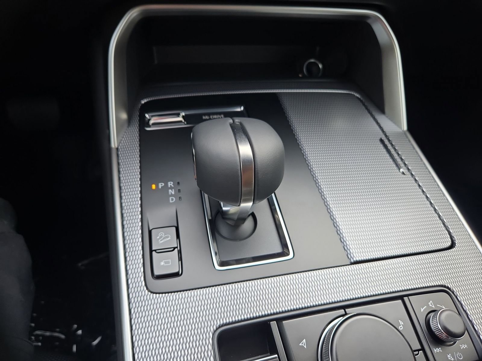 New 2026 MAZDA CX-70 3.3 Turbo w/ Premium Plus Pkg image 12