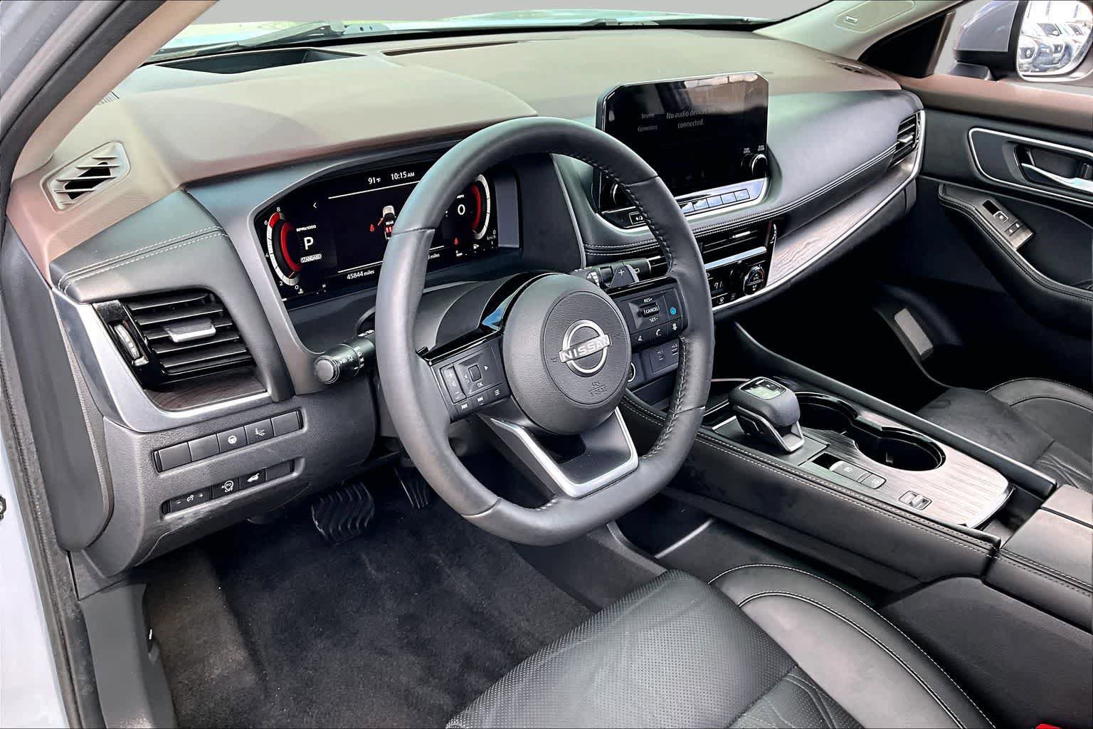 Used 2023 Nissan Rogue Platinum w/ Platinum Premium Package FWD image 16