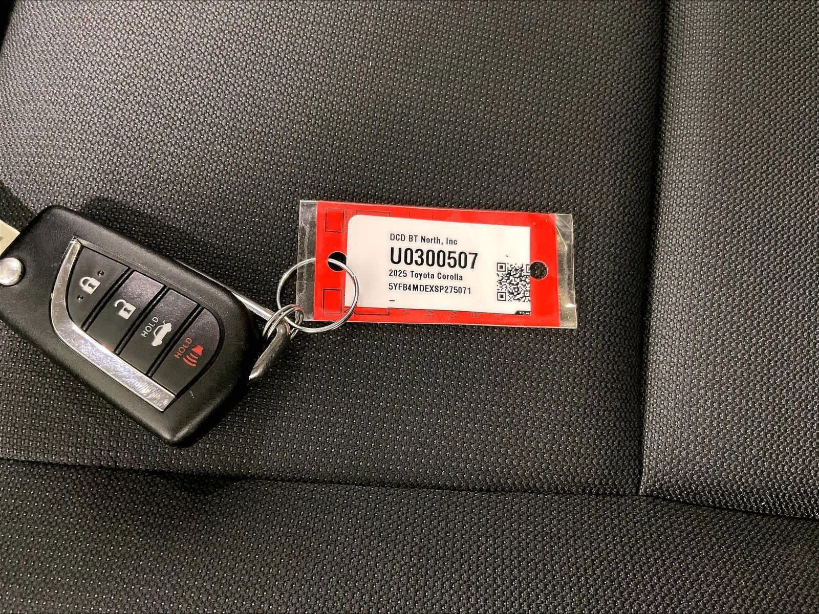 Certified 2025 Toyota Corolla LE FWD image 30