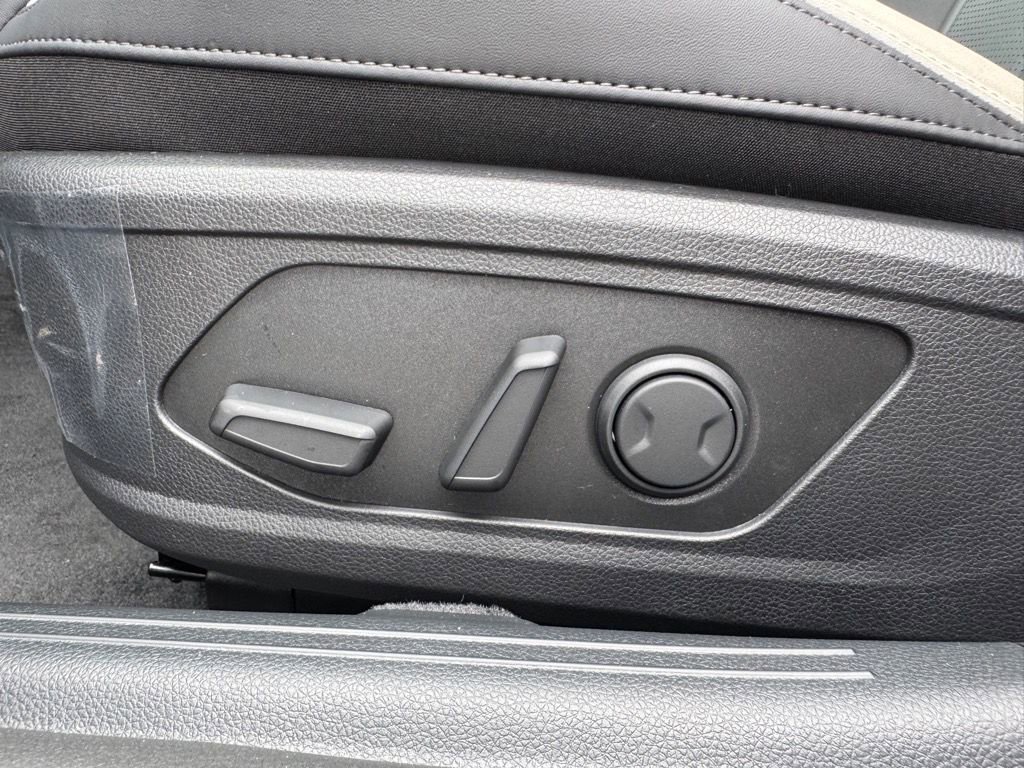 New 2026 Kia K5 GT-Line w/ GT-Line Premium Package AWD/4WD image 12
