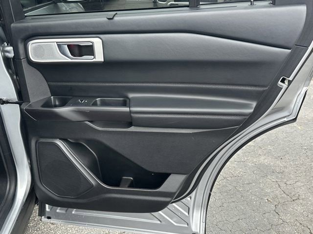 Used 2020 Ford Explorer Platinum w/ Premium Technology Package image 21