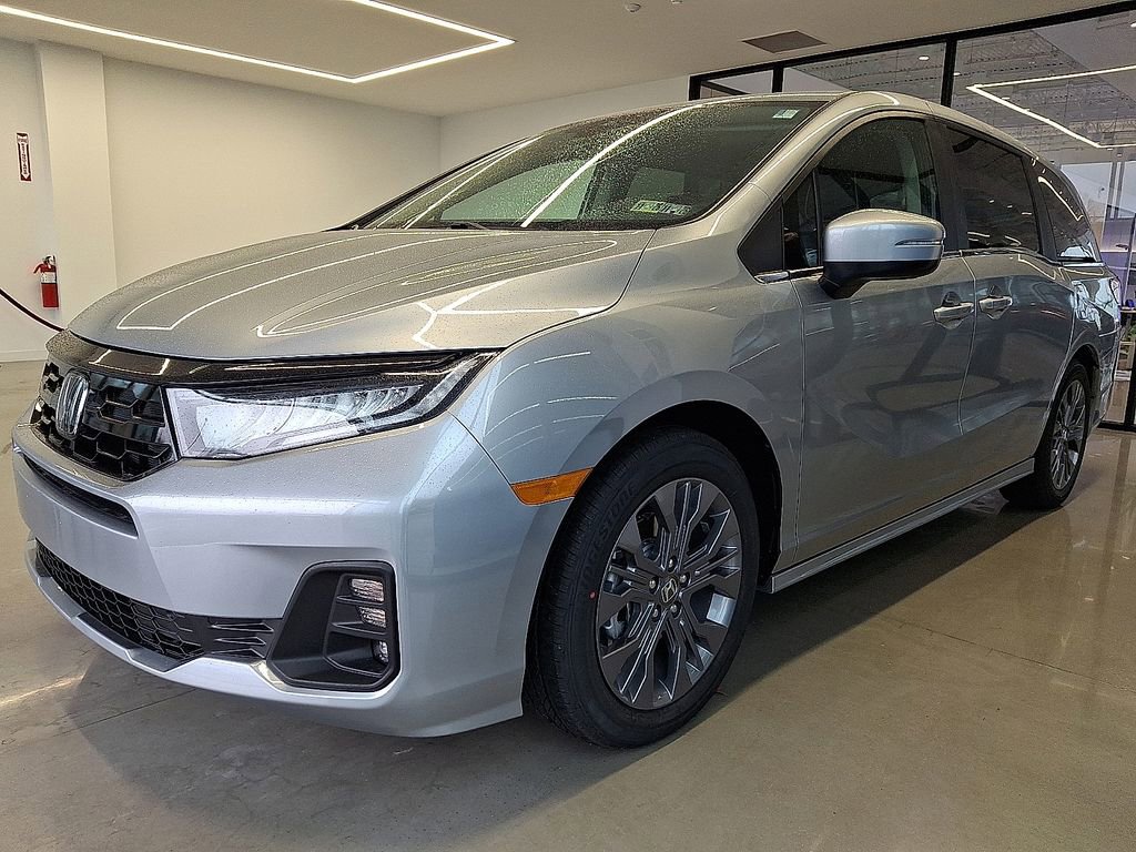 New 2026 Honda Odyssey Touring image 2