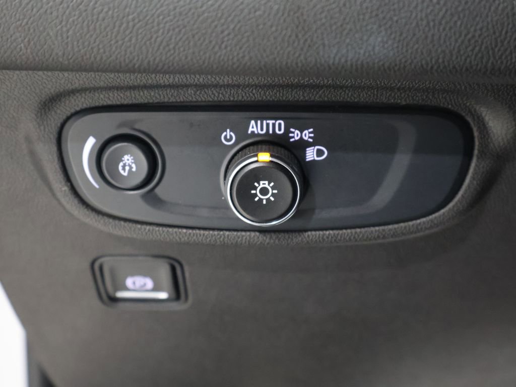 Used 2024 GMC Terrain SLE image 32