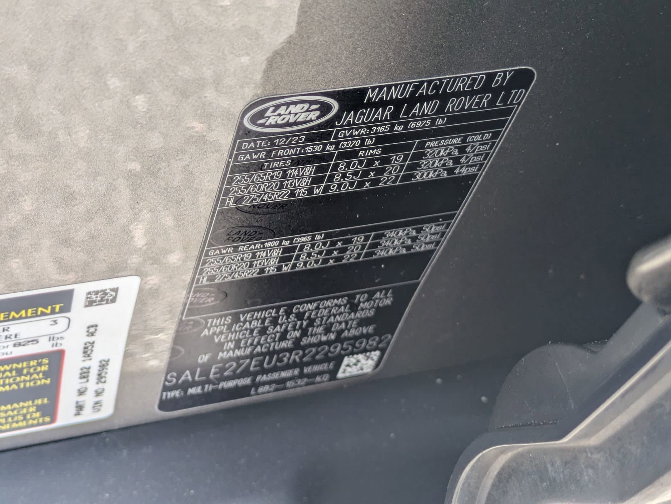 Certified 2024 Land Rover Defender 110 X-Dynamic SE image 36