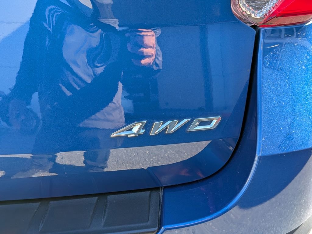 Used 2022 Ford Explorer XLT w/ Equipment Group 202A image 6