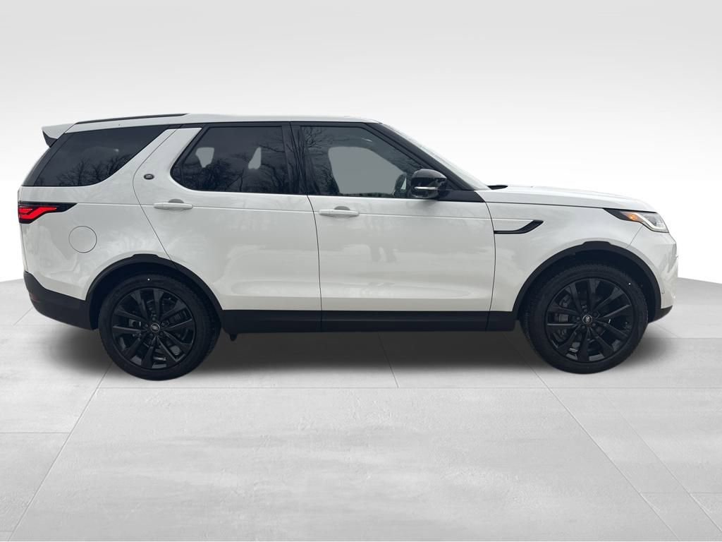New 2026 Land Rover Discovery S image 6