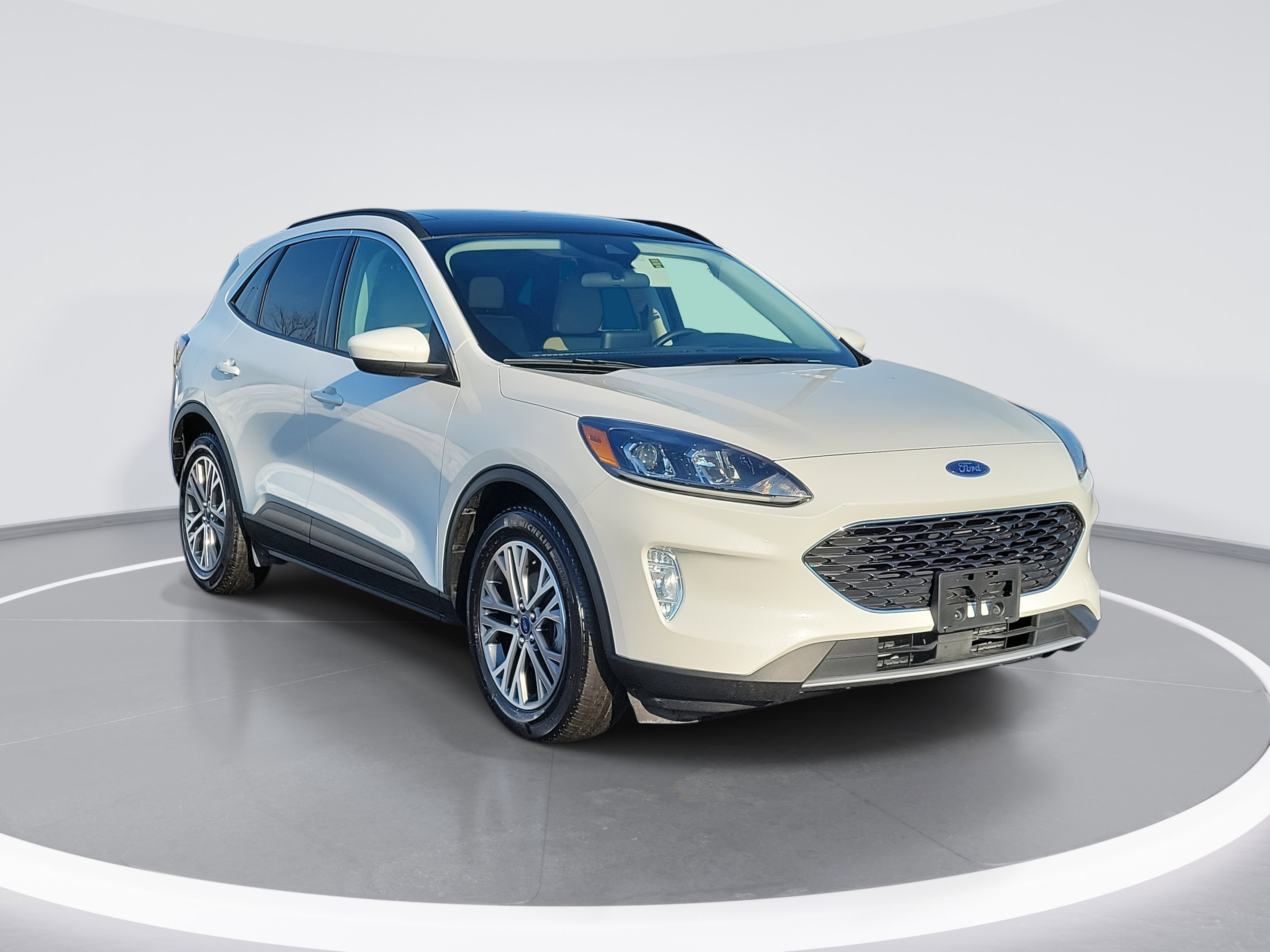 Certified 2022 Ford Escape SEL w/ Technology Package image 2