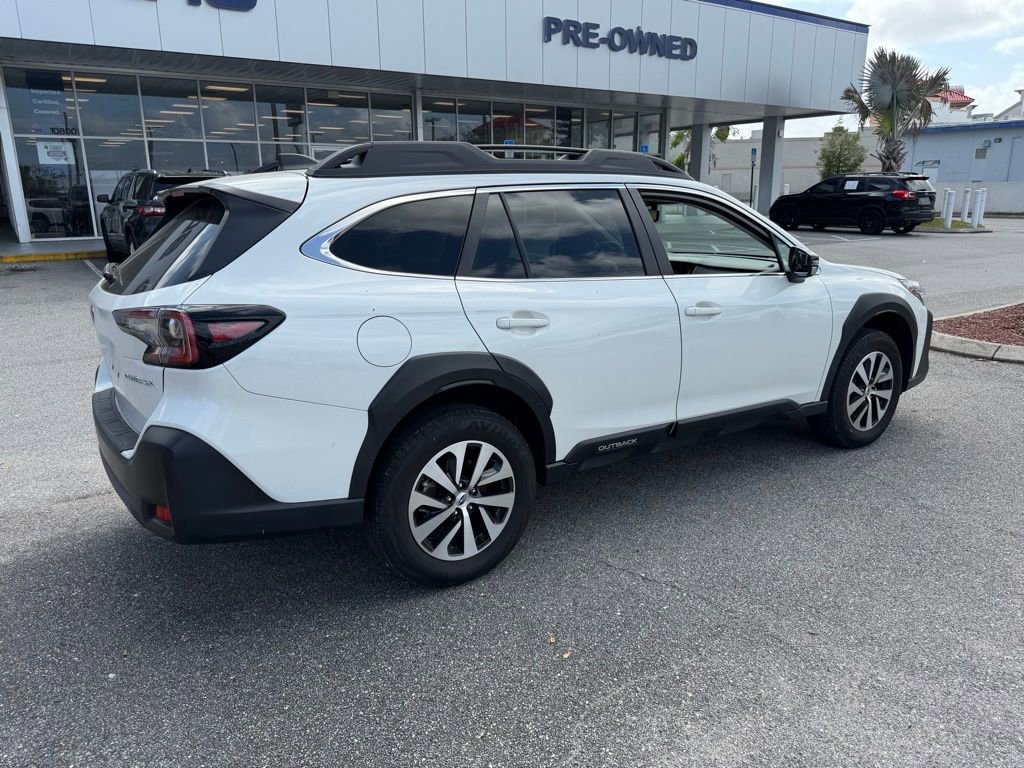 Used 2024 Subaru Outback Premium AWD/4WD image 3