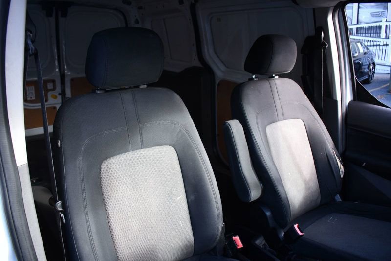 Used 2019 Ford Transit Connect XL image 17