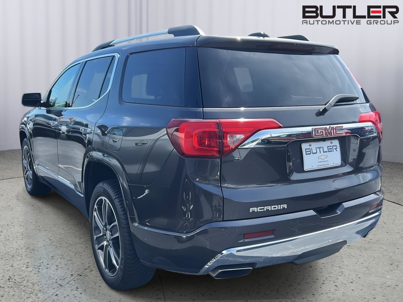 Used 2019 GMC Acadia Denali w/ Technology Package FWD image 2
