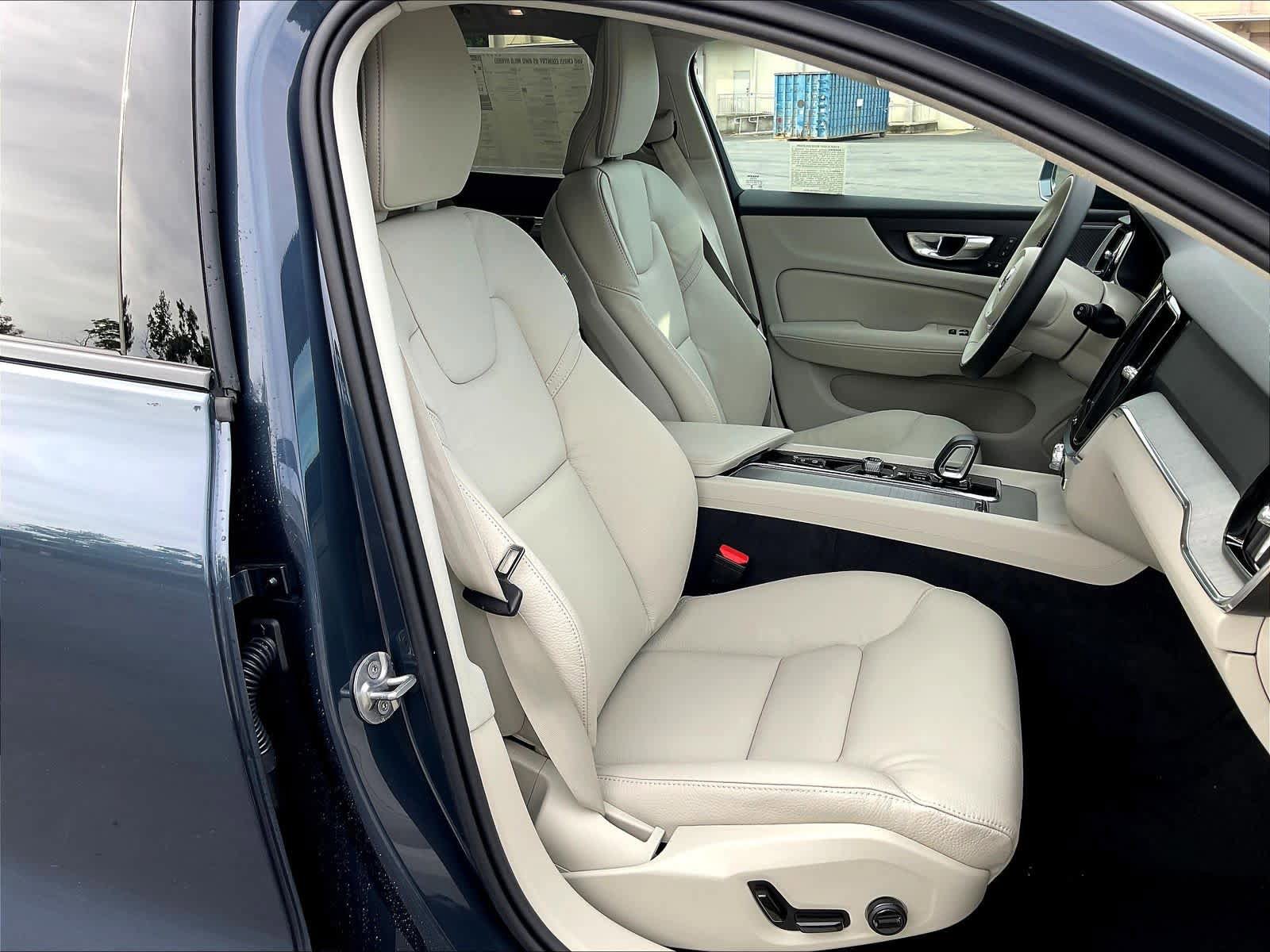 New 2026 Volvo V60 B5 Cross Country Plus w/ Climate Package image 31