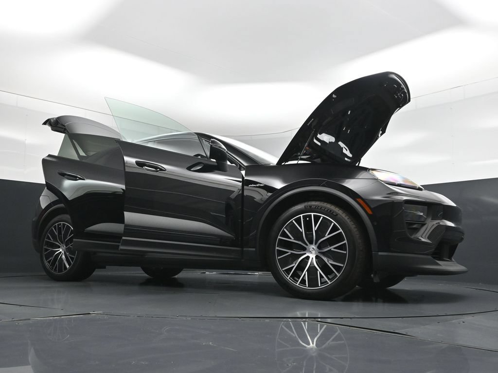 New 2026 Porsche Macan 4 Electric AWD/4WD image 35