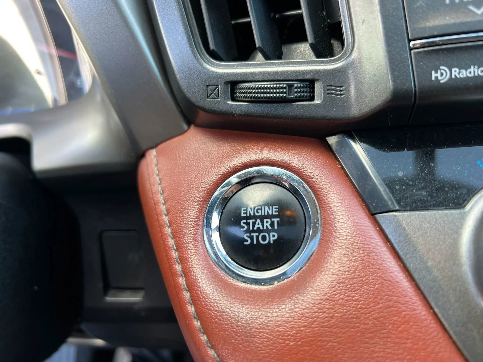 Used 2013 Toyota RAV4 Limited FWD image 16