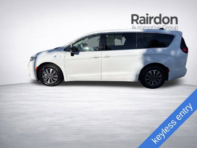 Used 2024 Chrysler Pacifica Limited FWD image 4
