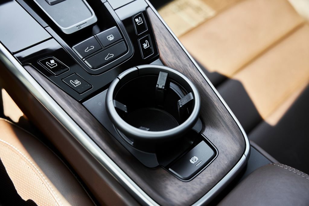 Used 2020 Porsche 911 Carrera 4S w/ Premium Package image 60