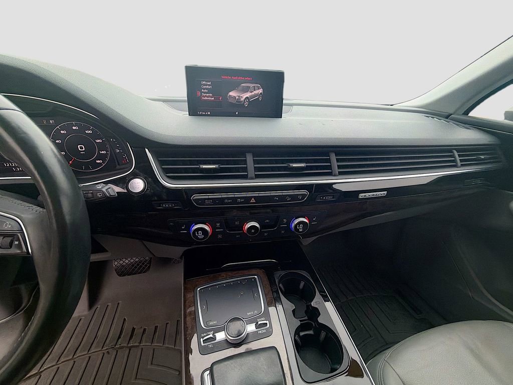 Used 2017 Audi Q7 3.0T Premium Plus w/ Premium Plus Package image 28