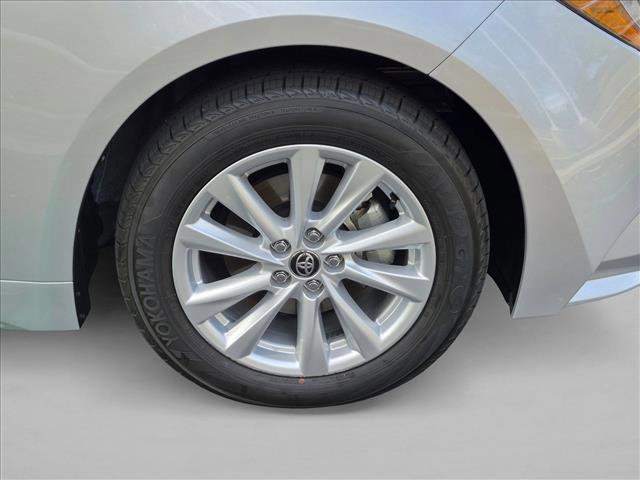 Used 2025 Toyota Corolla LE w/ LE Premium Package FWD image 22