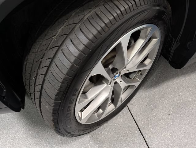 Used 2019 BMW X5 xDrive40i w/ Convenience Package AWD/4WD image 10
