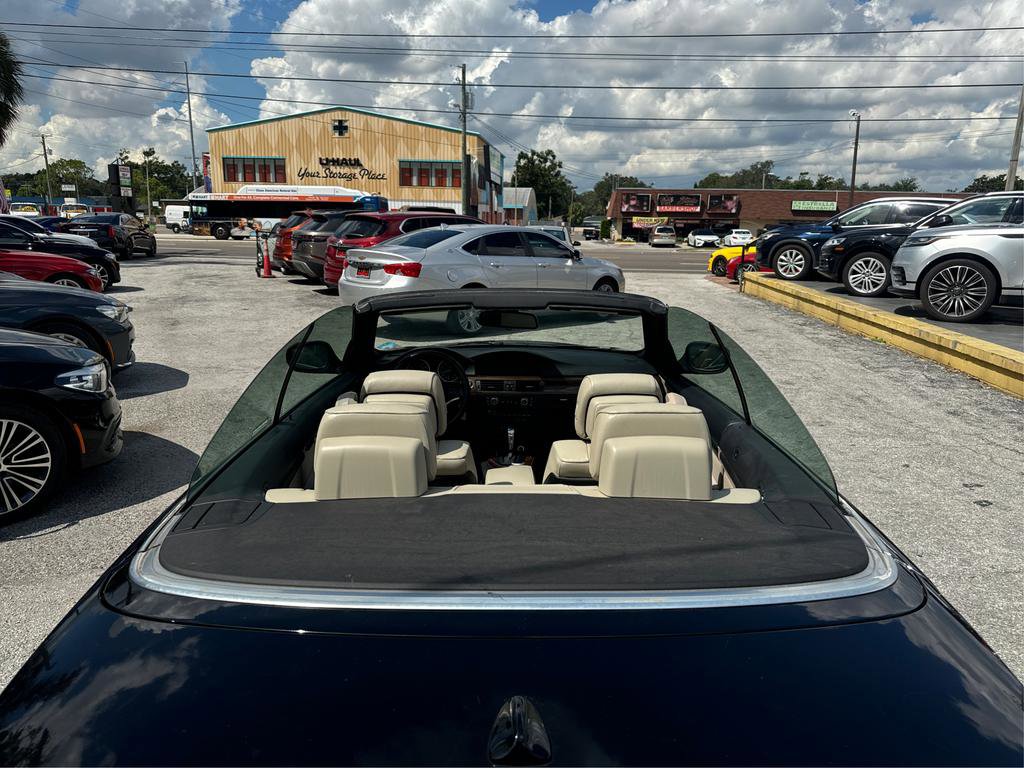 Used 2013 BMW 335i Convertible image 23