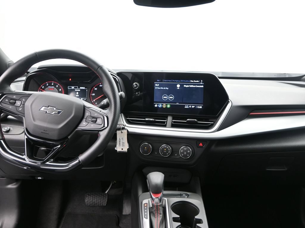 Used 2025 Chevrolet Trax RS w/ Driver Confidence Package image 14