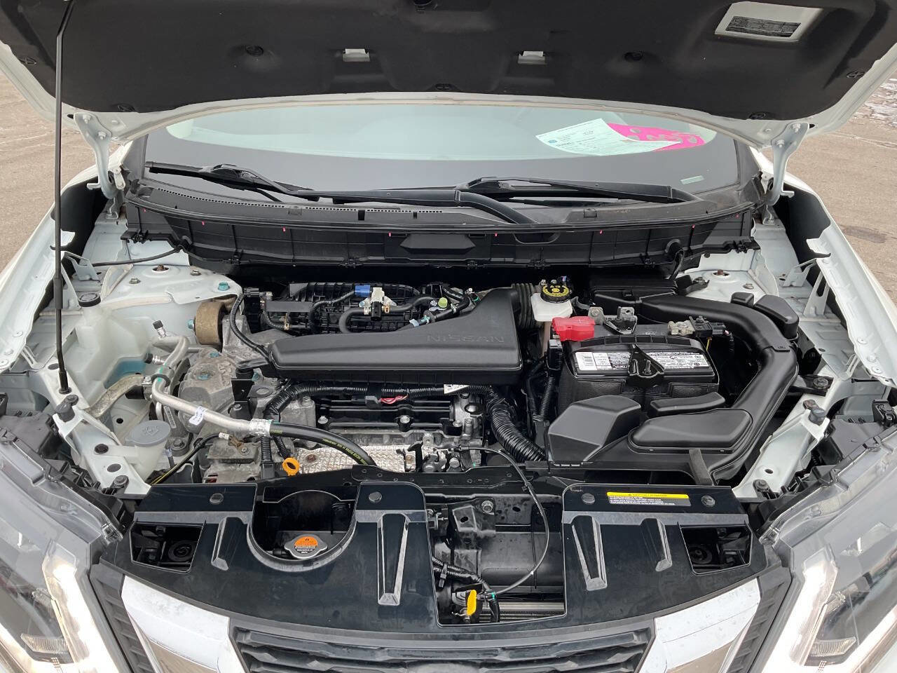 Used 2018 Nissan Rogue SV w/ Premium Package image 48