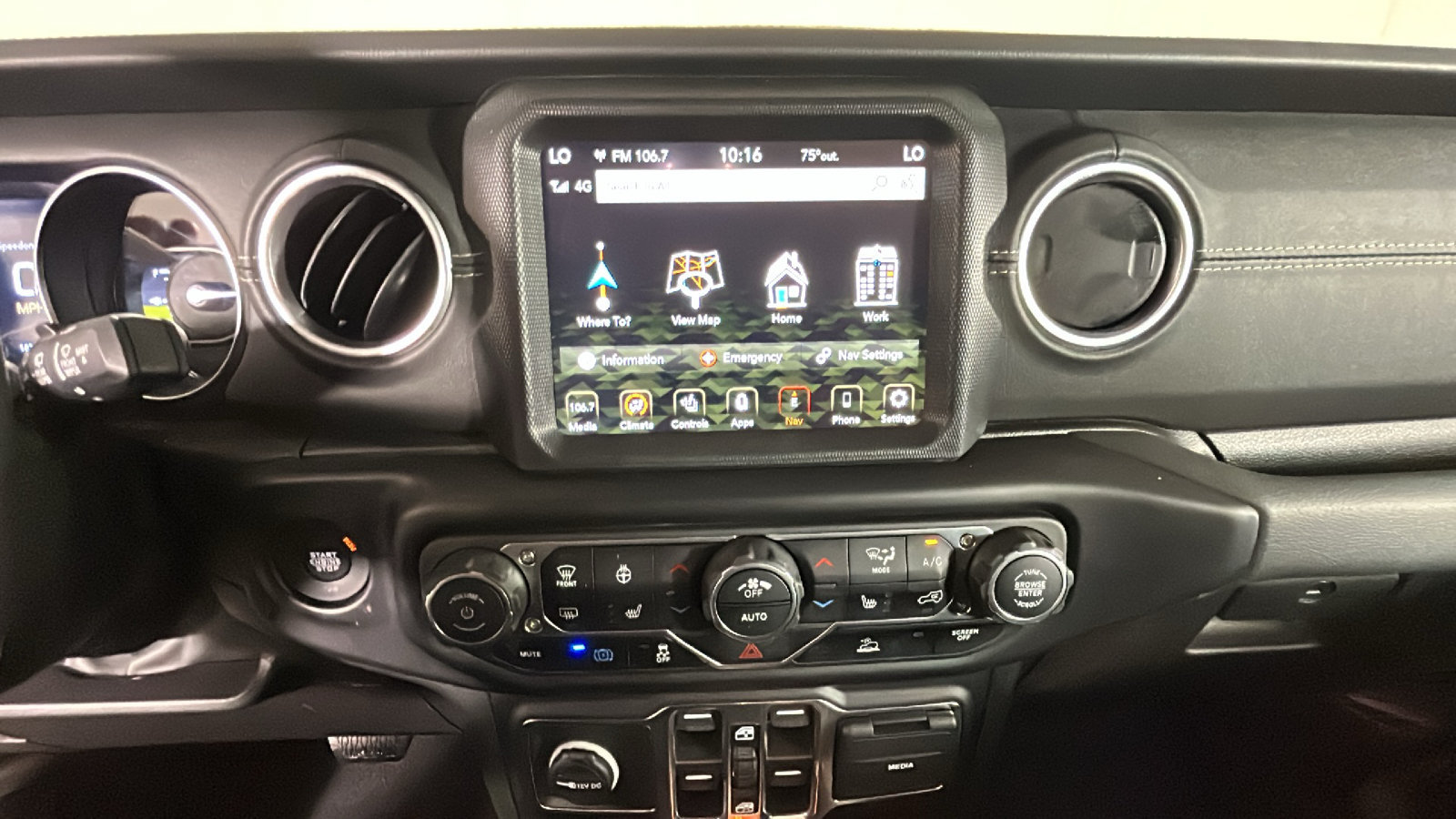 Used 2023 Jeep Wrangler Unlimited Sahara w/ Dual Top Group AWD/4WD image 26