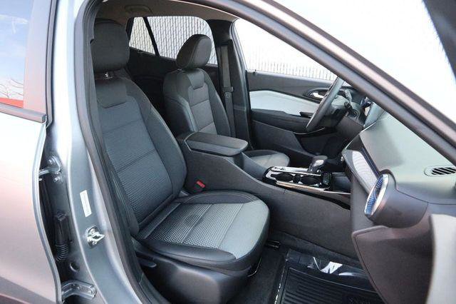 Used 2025 Chevrolet Trax LT image 23