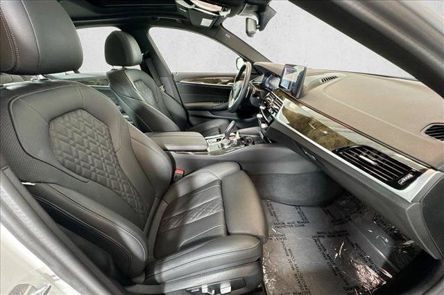 Used 2023 BMW 540i w/ Premium Package RWD image 27