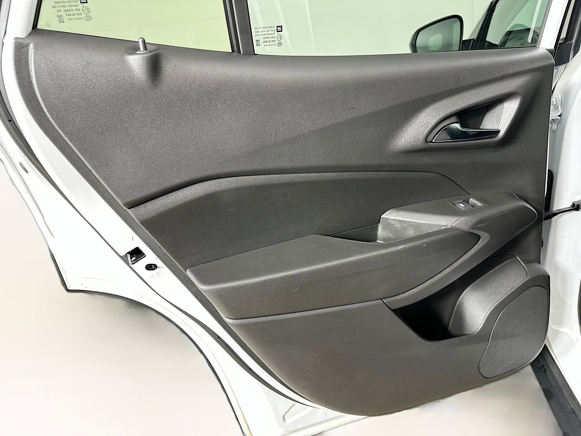 Used 2025 Chevrolet Trax LS image 25