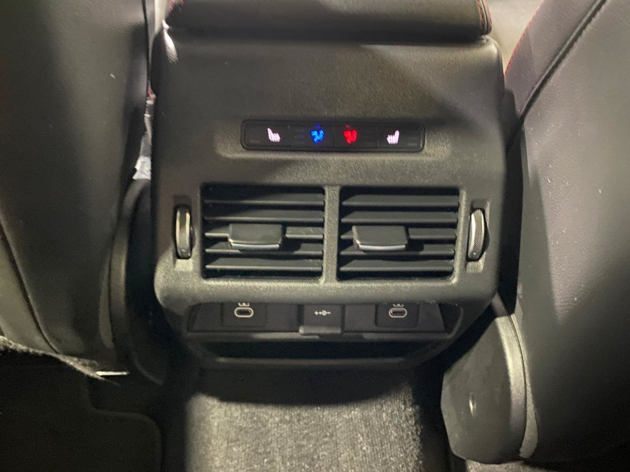 Used 2023 Land Rover Discovery Sport SE R-Dynamic AWD/4WD image 14