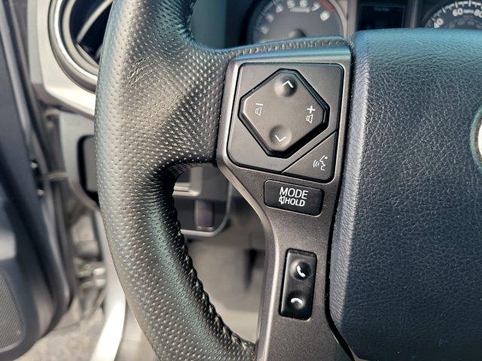 Used 2016 Toyota Tacoma TRD Sport w/ Towing Package RWD image 30