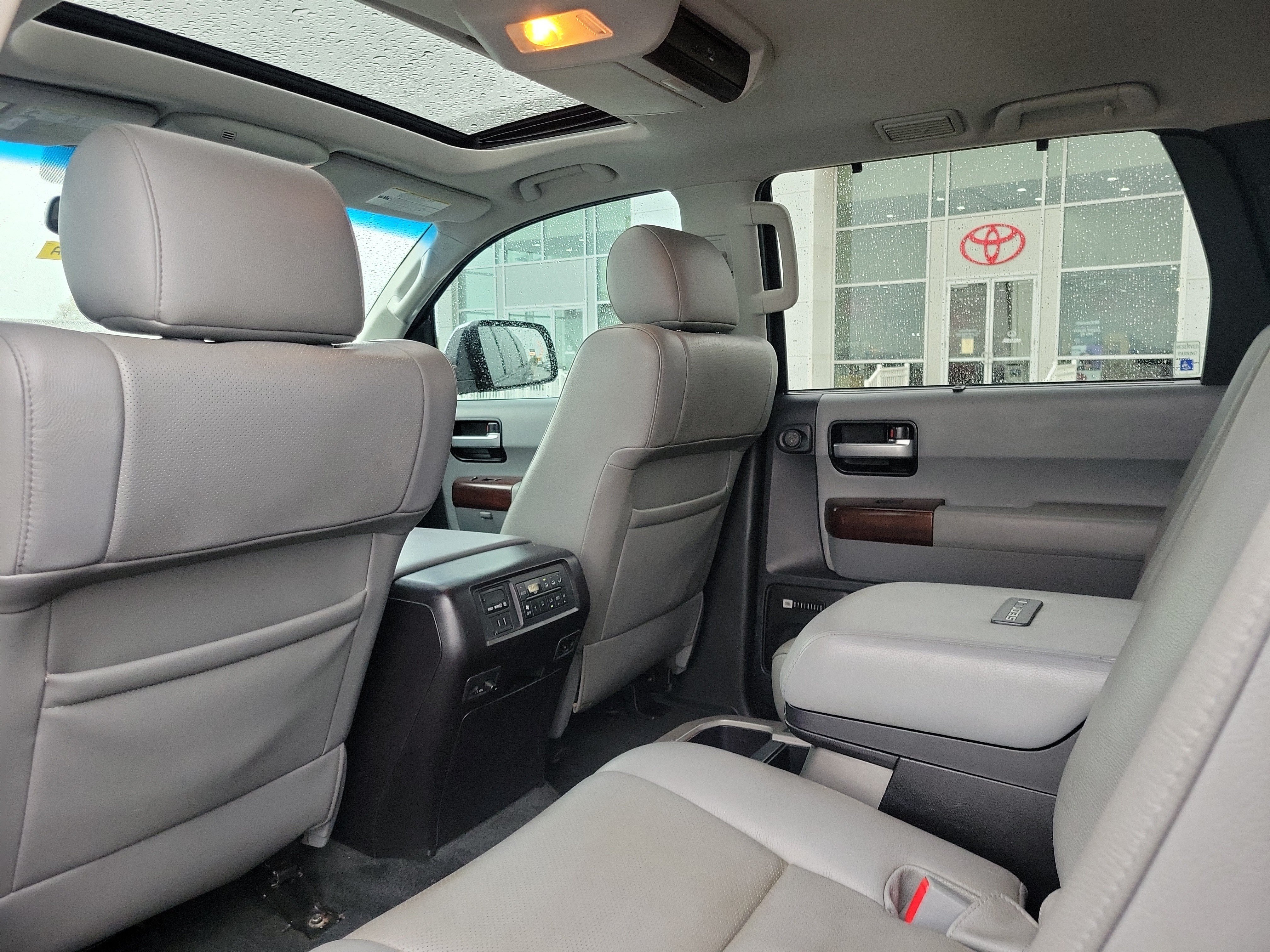 Used 2017 Toyota Sequoia Platinum AWD/4WD image 14