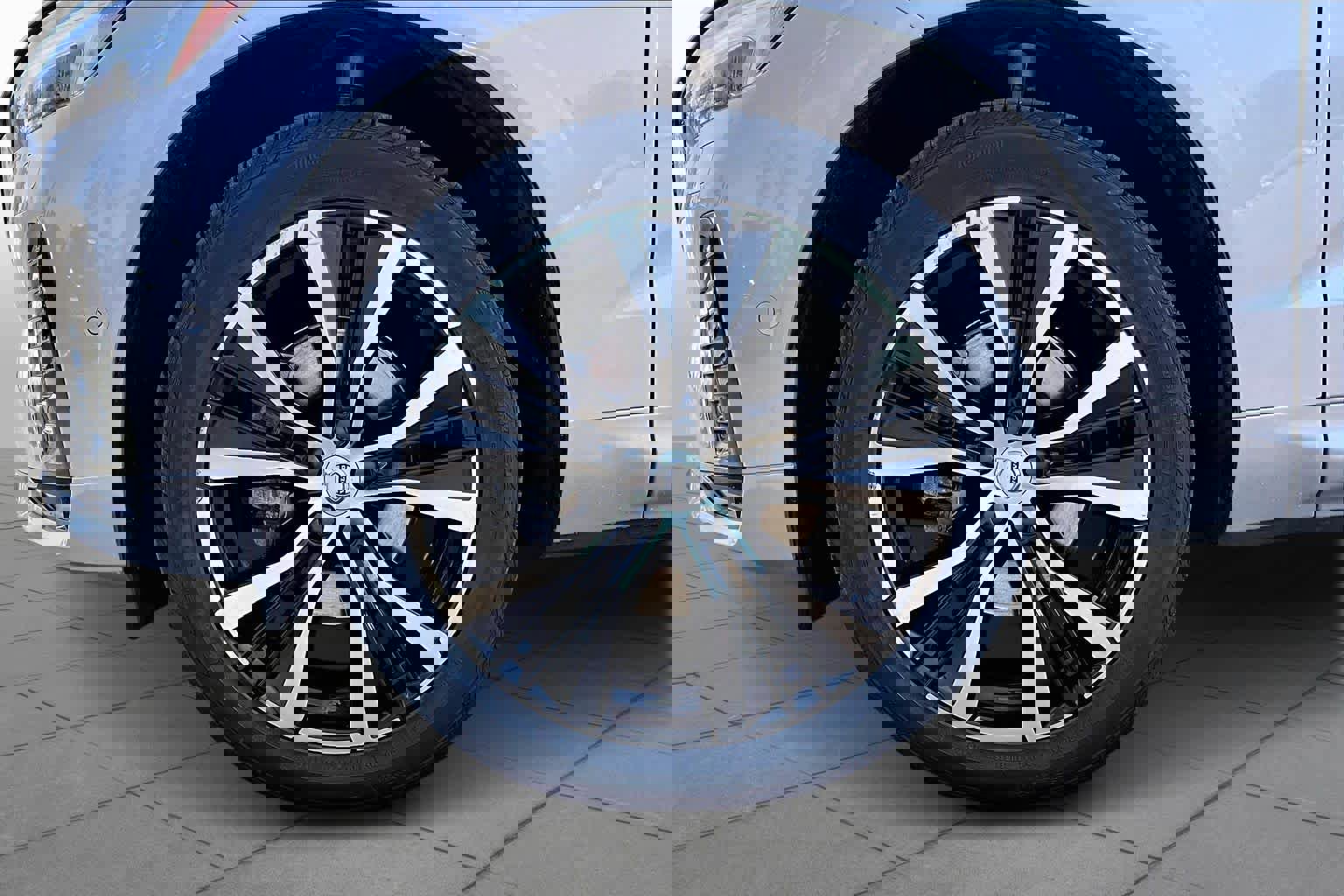 Certified 2023 Volvo XC60 B5 Plus w/ Climate Package image 11