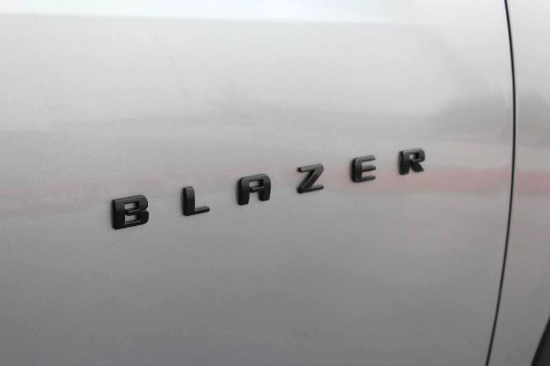 Used 2023 Chevrolet Blazer RS w/ Driver Confidence II Package FWD image 10
