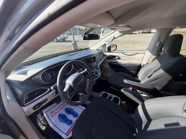 Used 2018 Chrysler Pacifica LX w/ Tire & Wheel Group image 3