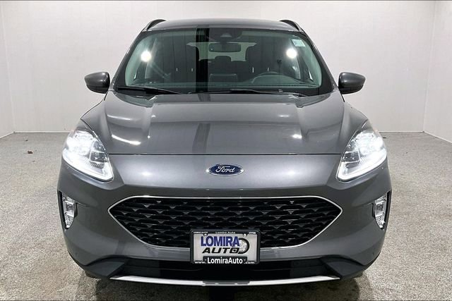 Used 2021 Ford Escape Titanium image 2