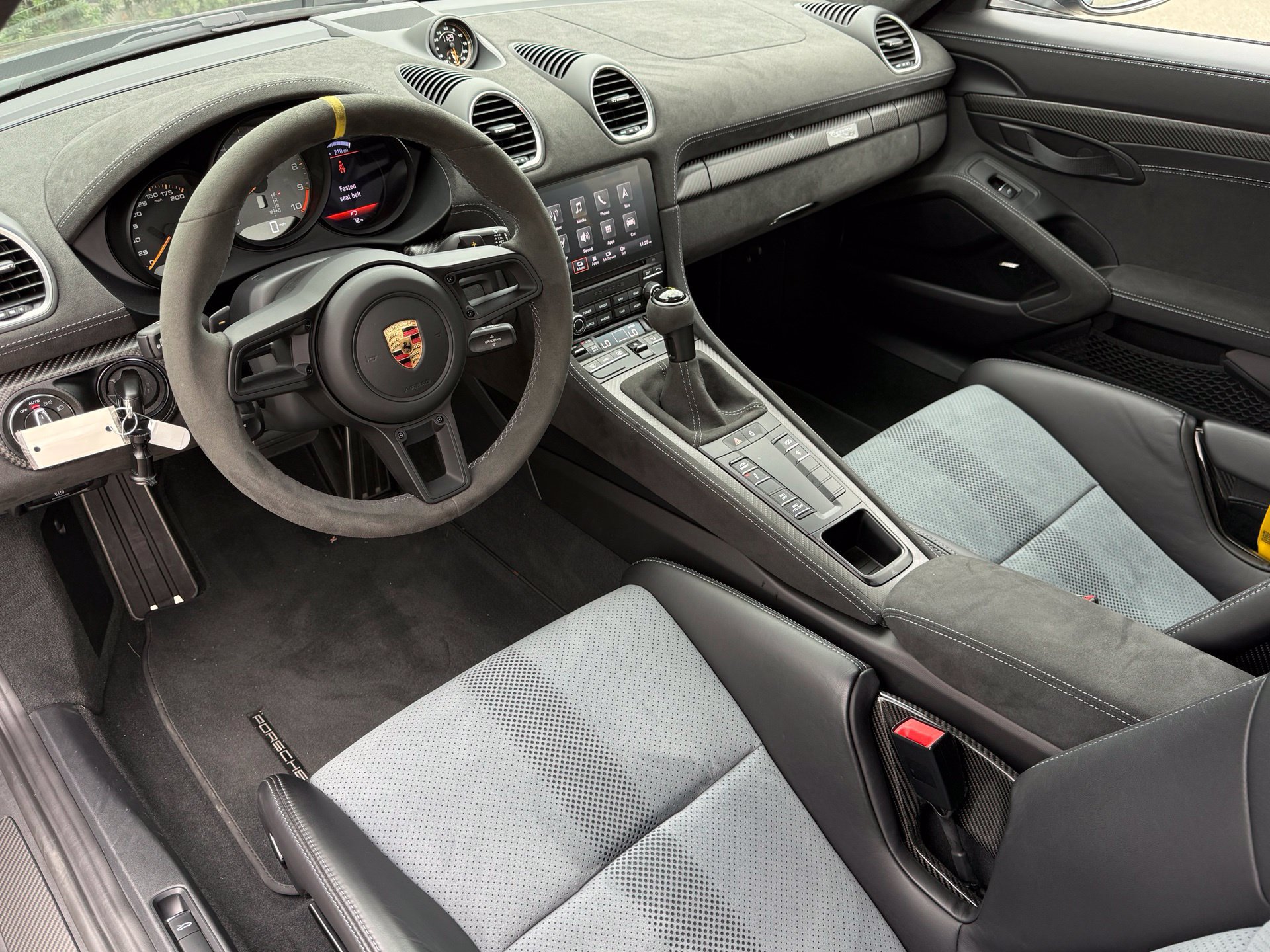 Certified 2024 Porsche 718 Cayman GT4 RS RWD image 4