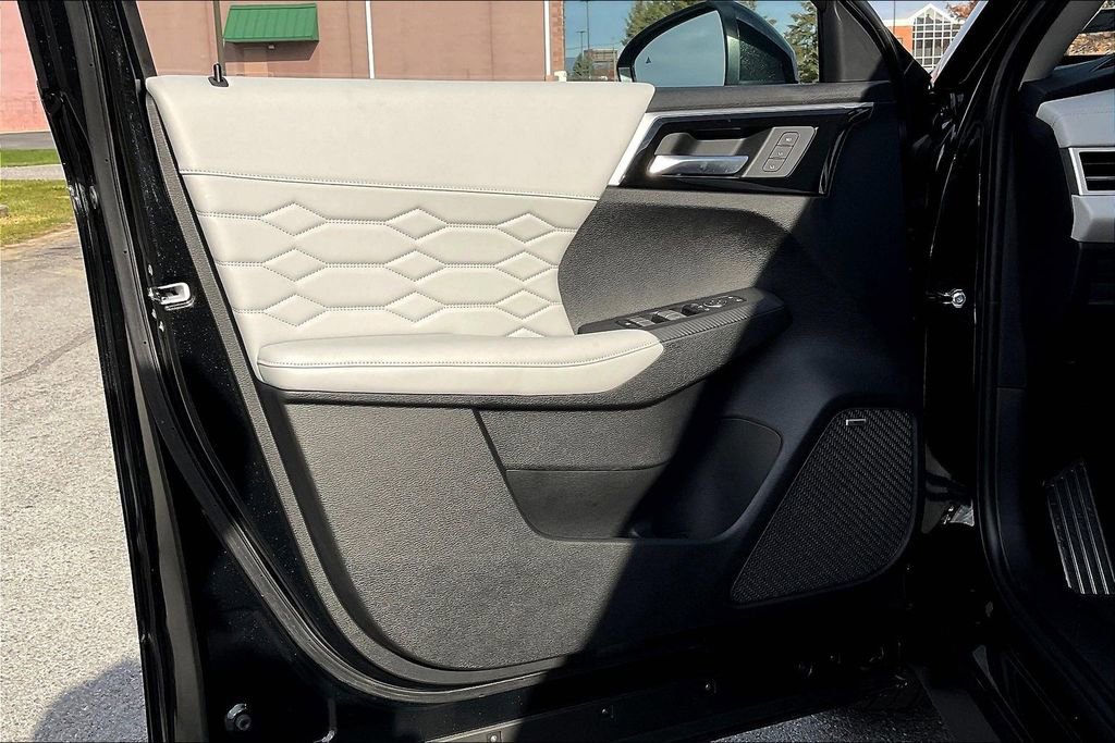 Used 2025 Mitsubishi Outlander SEL image 22