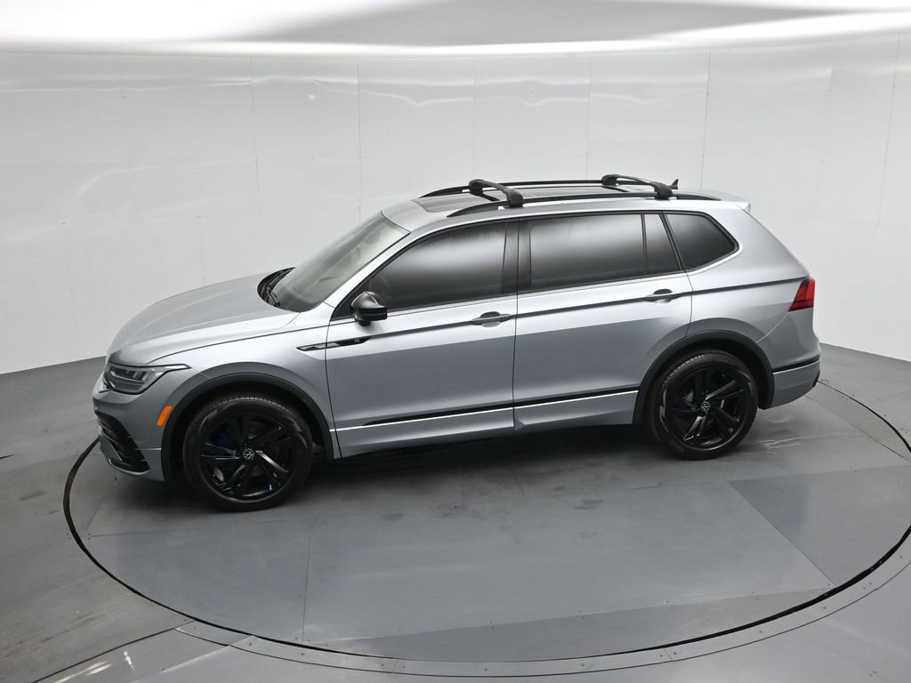 Used 2023 Volkswagen Tiguan SE R-Line FWD image 41
