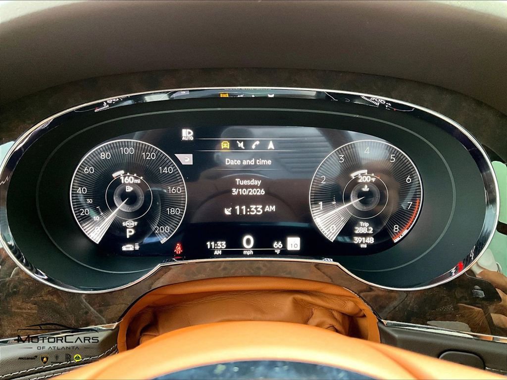 Used 2023 Bentley Bentayga Extended Wheelbase image 17