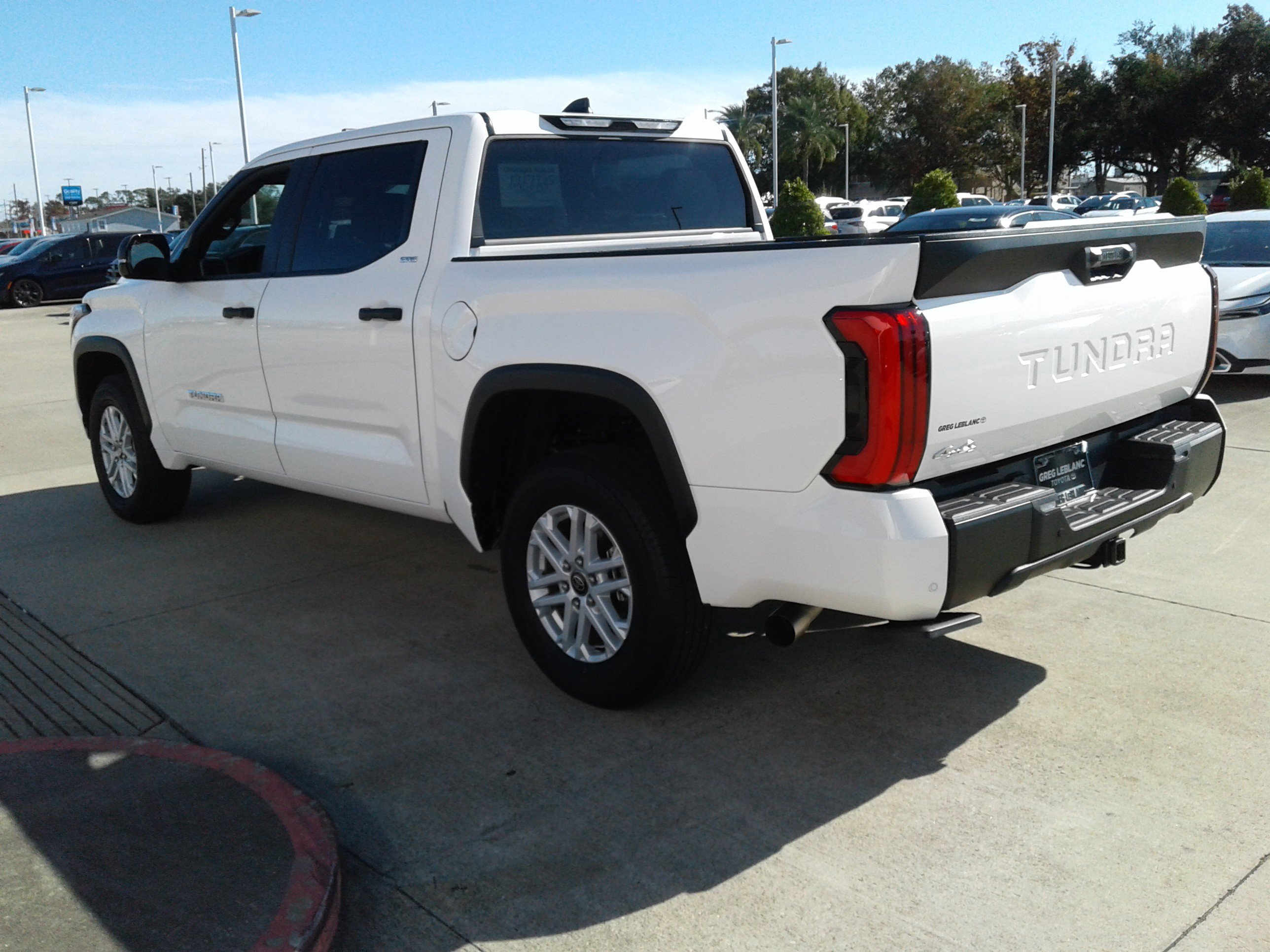 Used 2025 Toyota Tundra SR5 w/ SR5 Convenience Package image 5