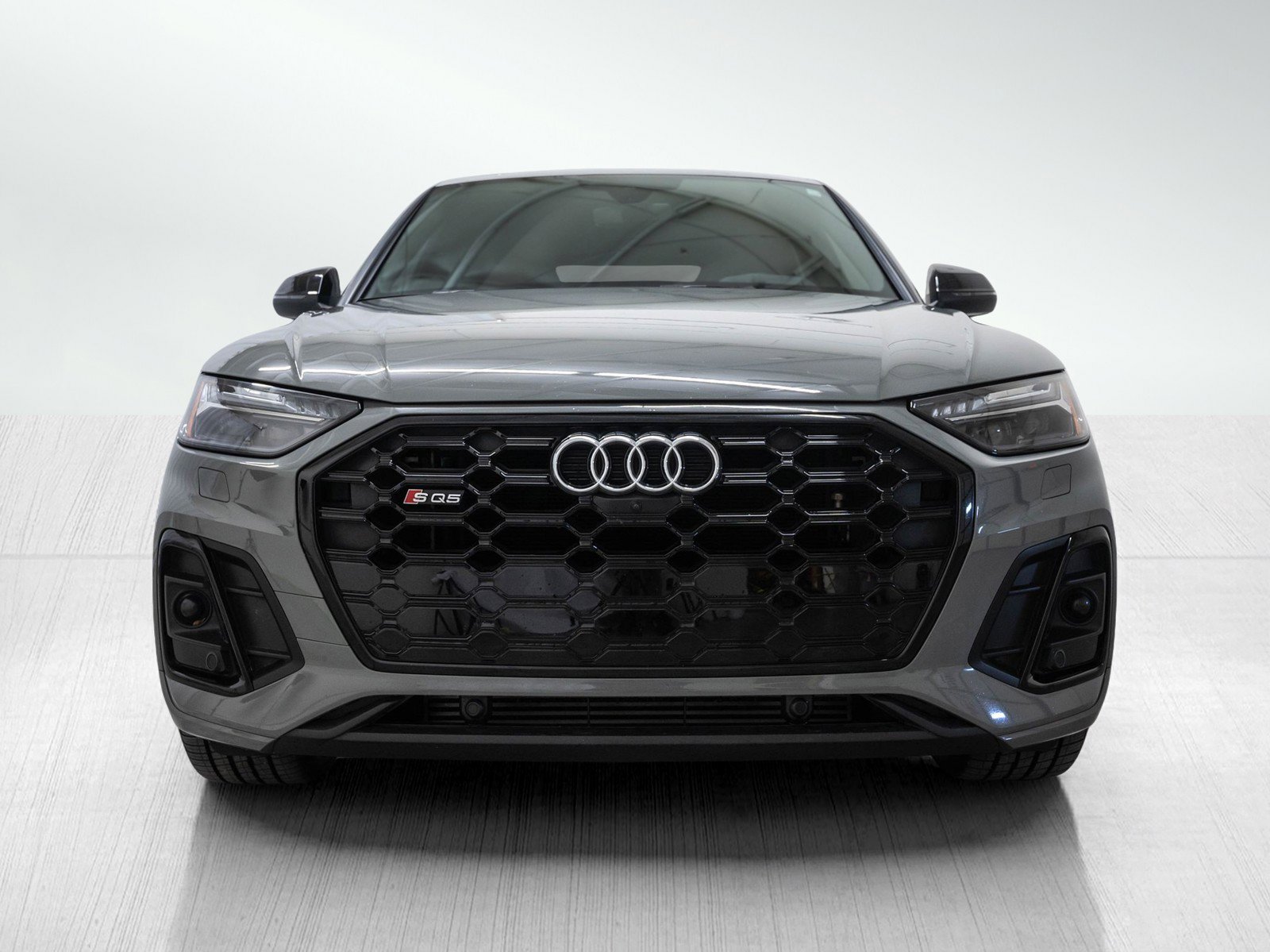 Used 2021 Audi SQ5 Prestige w/ Prestige Package image 2