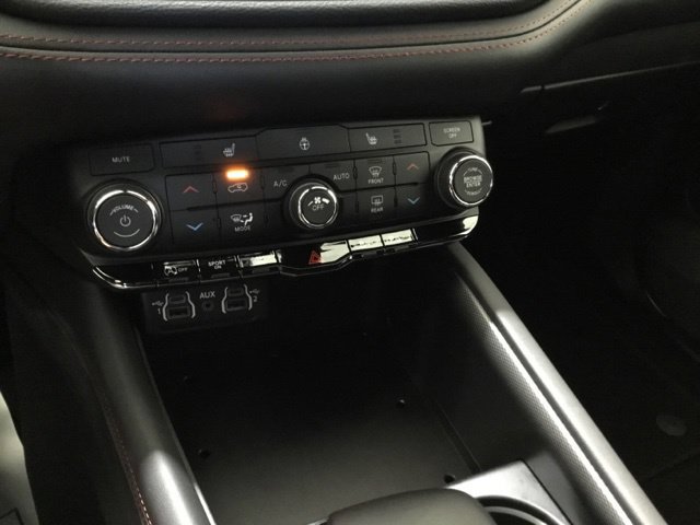 Used 2025 Dodge Durango GT AWD/4WD image 25