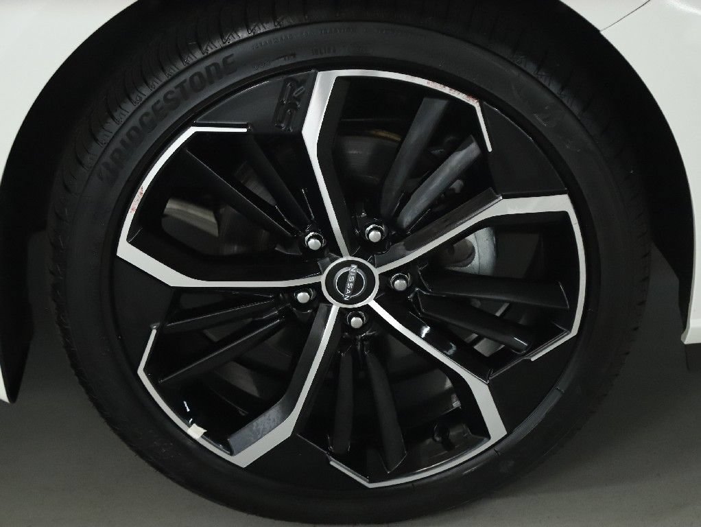 Certified 2025 Nissan Altima 2.5 SR AWD/4WD image 10